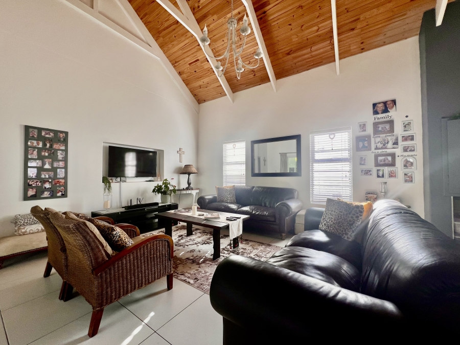 4 Bedroom Property for Sale in The Cove Western Cape